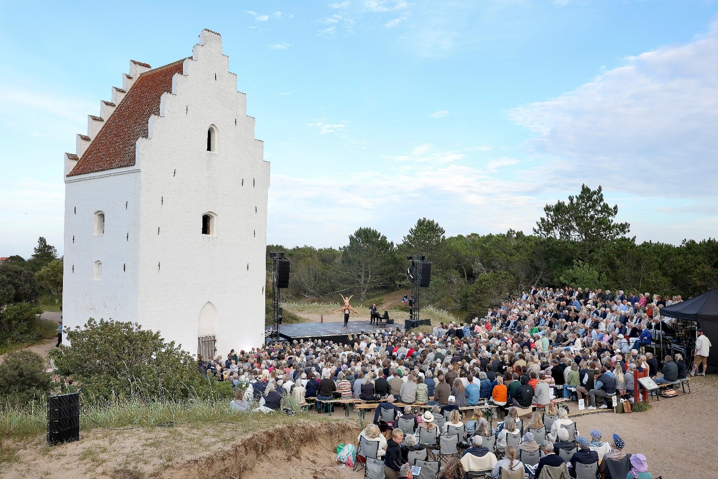 Verdensballetten ved Den Tilsandede Kirke – ballet under åben himmel